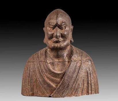 Lohan. Torse sculpté, en fonte de fer. Chine,...