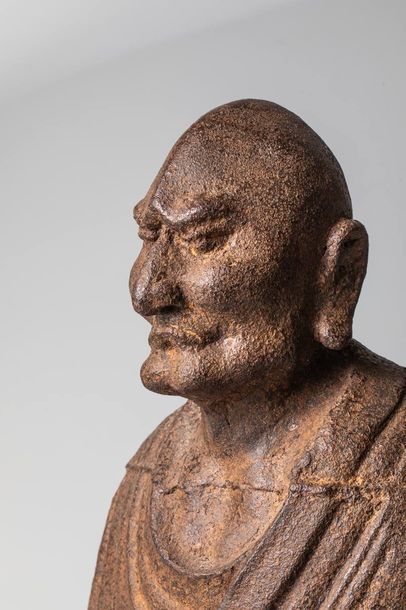 Lohan. Torse sculpté, en fonte de fer. Chine,...