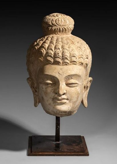 Tête de bouddha, en stuc. H :23.8 cm. GANDHARA...