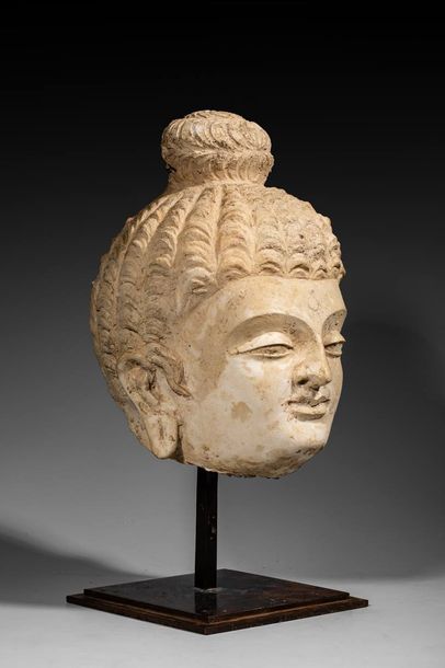 Tête de bouddha, en stuc. H :23.8 cm. GANDHARA...