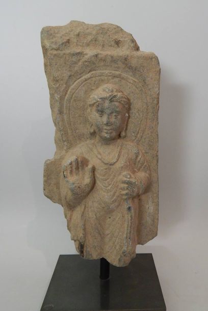 Torse de bouddha auréolé, en schiste. H :...