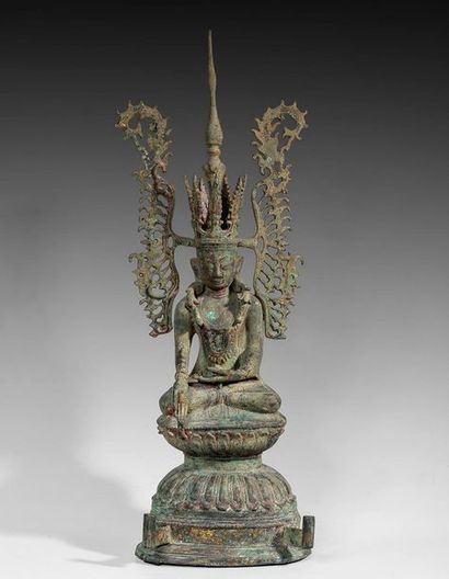 Bouddha ailé en position de prise de terre...