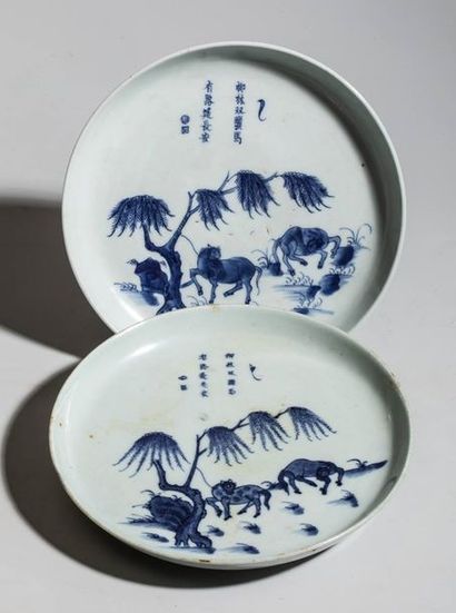 Paire de coupelles en porcelaine de Hué,...