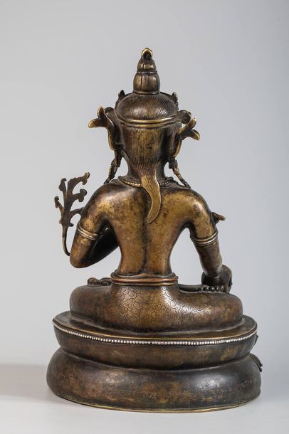 Tara en bronze à incrustation de cuivre et...