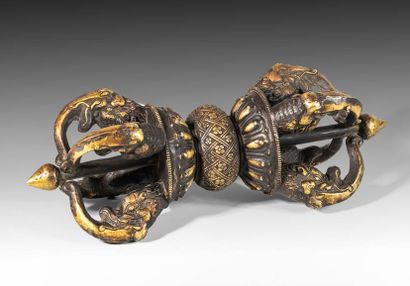 Vajra de cérémonie, en cuivre en partie dorée....