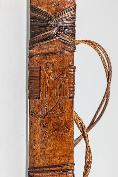 Mandau, Couteau Dayak. Lame en acier. Poignée...