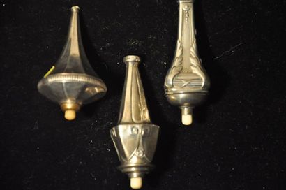 Lot de trois boutons de sonnette : deux en...