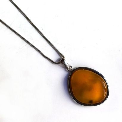 CHAINE ET PENDENTIF en argent 925°/°° serti...