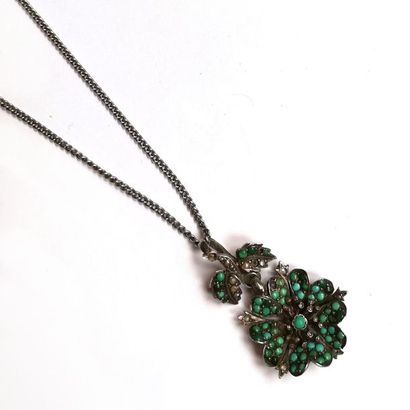 CHAINE ET PENDENTIF en argent (925/°°) formant...