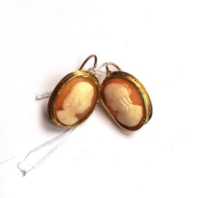 Paire de BOUCLES D'OREILLE anciennes en or...