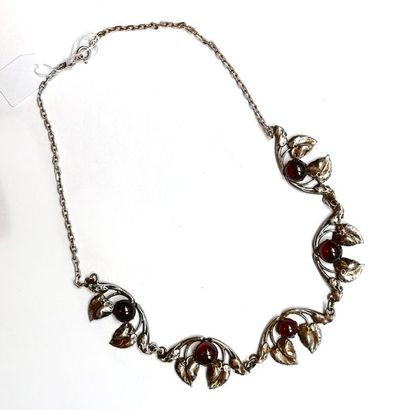 COLLIER en argent 925°/°° serti de grenats...
