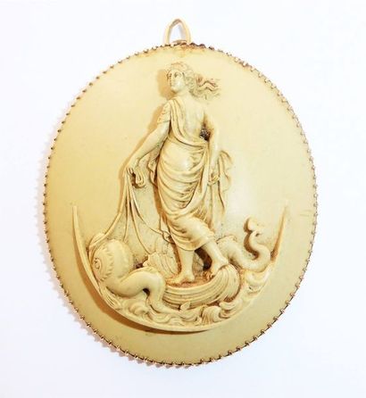 PENDENTIF en or 18K (750/°°) en pierre de...