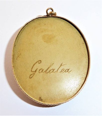 PENDENTIF en or 18K (750/°°) en pierre de...