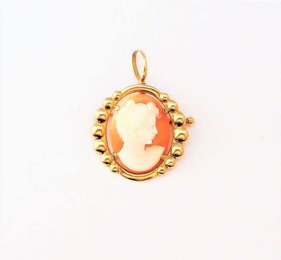 PENDENTIF-BROCHE camée coquille en or 18K...