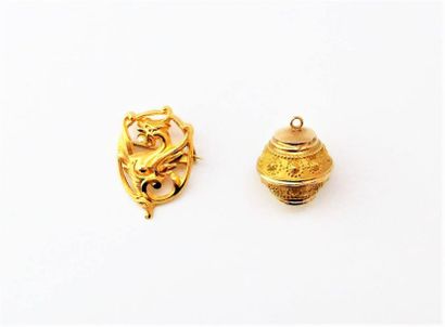 ELEMENT de fermoir ancien en or 18K (750/°°),...