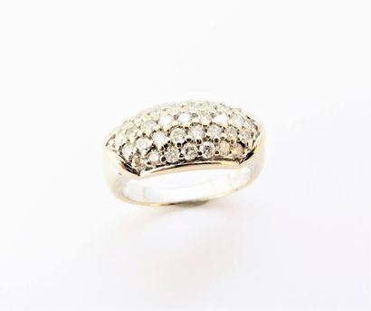 BAGUE jonc en or 18K (750/°°) ornée d'un...