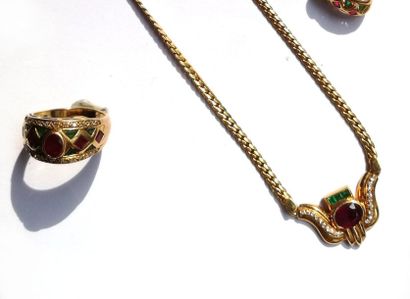 PARURE en or jaune 18K (750°/°°) sertie de...