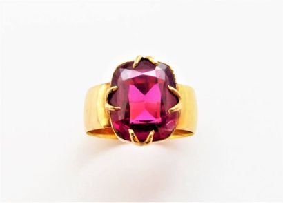 BAGUE en or 18K (750/°°), poinçon cheval,...
