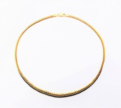 COLLIER en or 18K (750/°°), maille anglaise...