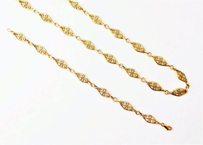 PARURE en or 750/°° composée d'une chaine...