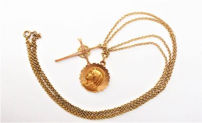 ENSEMBLE en or 18K (750/°°), composé d'une...