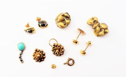 LOT d'or 18K (750/°°), comprenant diverses...