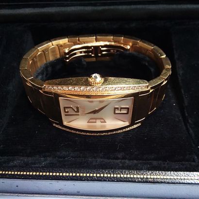 PIAGET - Montre bracelet en or 18K (750°/°°)...