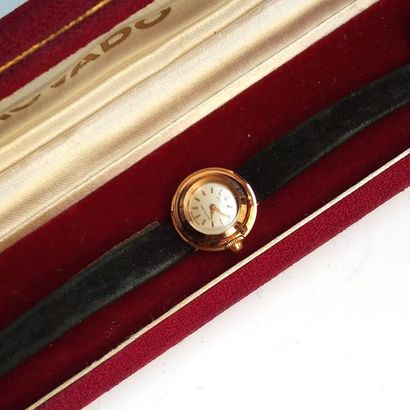 MOVADO - Montre de dame ronde en or 18K (750°/°°)....