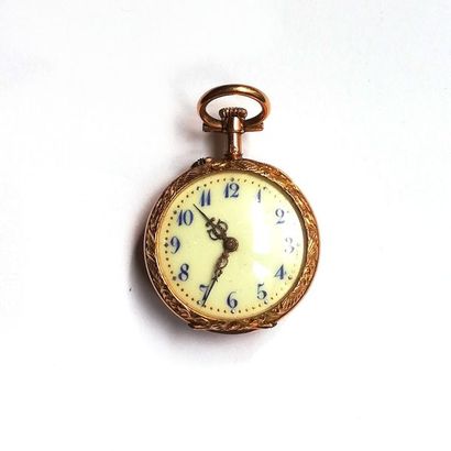 MONTRE DE COL en or 18K (750/°°) fond émaillé...