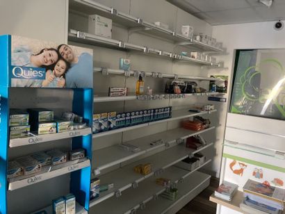 STOCK PHARMACIE & PARAPHARMACIE : VENDU EN...