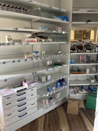 STOCK PHARMACIE & PARAPHARMACIE : VENDU EN...