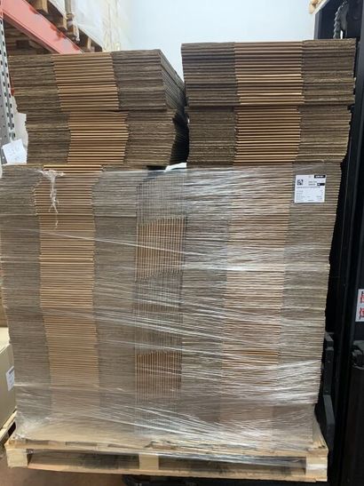 STOCK comprenant :
- 14 cartons d'environ...