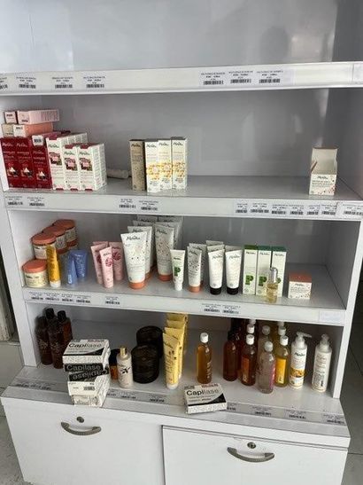 Important STOCK de produits cosmétiques et...