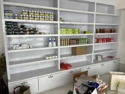 Important STOCK de produits cosmétiques et...