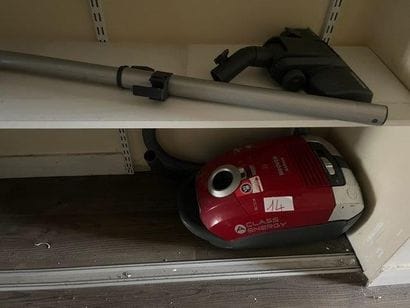 1 aspirateur HOOVER
