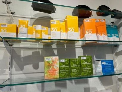 STOCK : Produits CLARINS, SHISEIDO, GUERLAIN,...