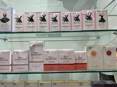 STOCK : Produits CLARINS, SHISEIDO, GUERLAIN,...