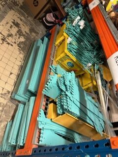 VENTE EN UN LOT :
- (+/-) 14 ml de racks...