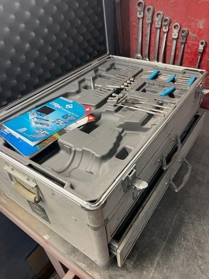 1 lot d'outillages mécaniques avec divers...