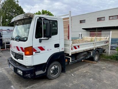 CAM NISSAN ATLEON BENNE 10T 
Carrosserie...