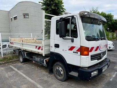 CAM NISSAN ATLEON BENNE 10T 
Carrosserie...