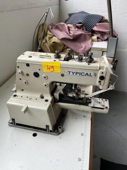 - 2 Machines pose boutons JUKI MB-372
- 1...