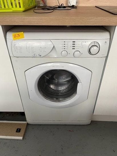 1 Machine à laver le linge ARISTON