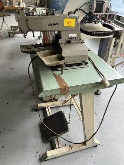 - 2 Machines pose boutons JUKI MB-372
- 1...