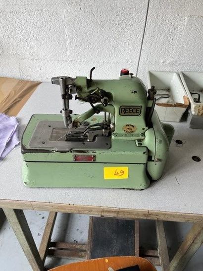 - 2 Machines pose boutons JUKI MB-372
- 1...