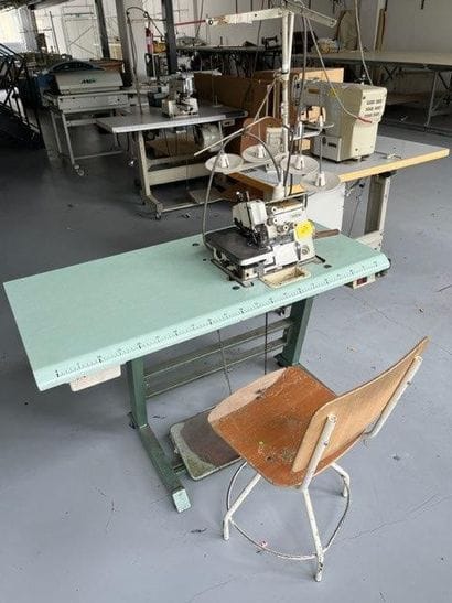 - 1 Surjeteuse BROTHER 4 fils 
- 1 Machine...