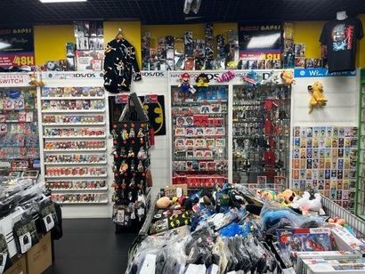 STOCK : Stock composé de : Jeux vidéos, accessoires,...