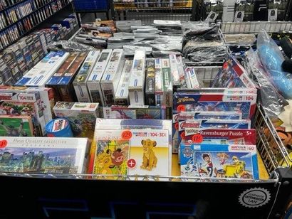 STOCK : Stock composé de : Jeux vidéos, accessoires,...