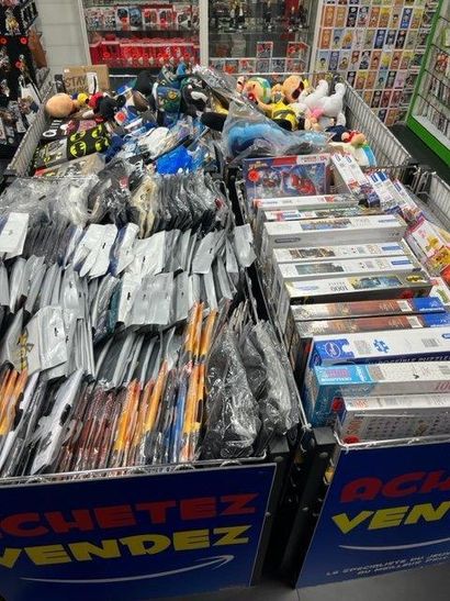STOCK : Stock composé de : Jeux vidéos, accessoires,...