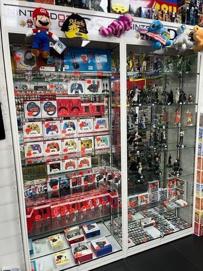 STOCK : Stock composé de : Jeux vidéos, accessoires,...